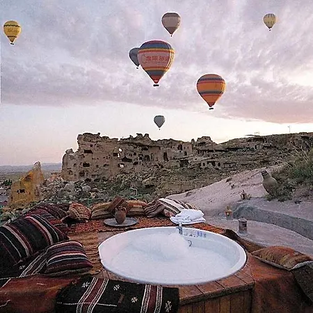 Hotel Seki Cave - Wake Up To Hot Air Balloons