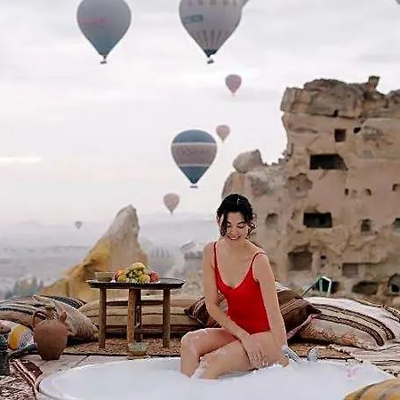 Seki Cave - Wake Up To Hot Air Balloons 3*