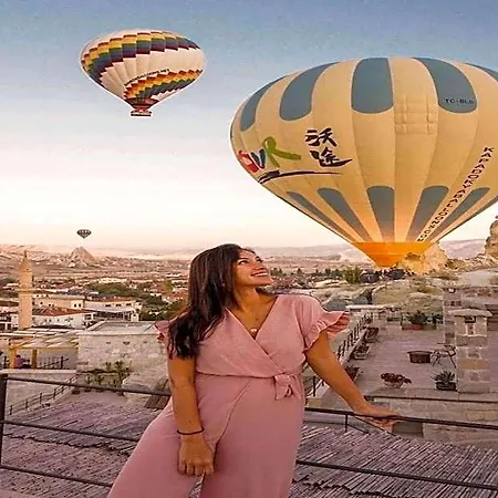 Hotel Seki Cave - Wake Up To Hot Air Balloons Avanos