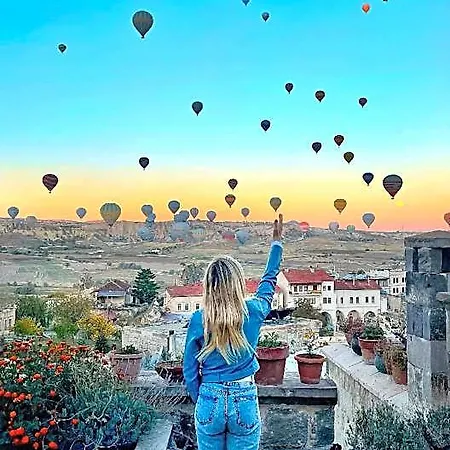 Seki Cave - Wake Up To Hot Air Balloons