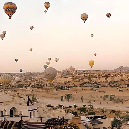 Seki Cave - Wake Up To Hot Air Balloons Avanos